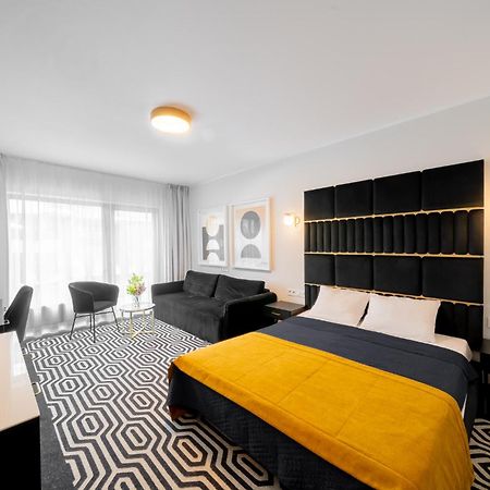 Lulu Apartments - Rosa - Studio Hotelowe Z Klimatyzacja I Konsola Ps4 - Solny Resort 코워브제크 외부 사진