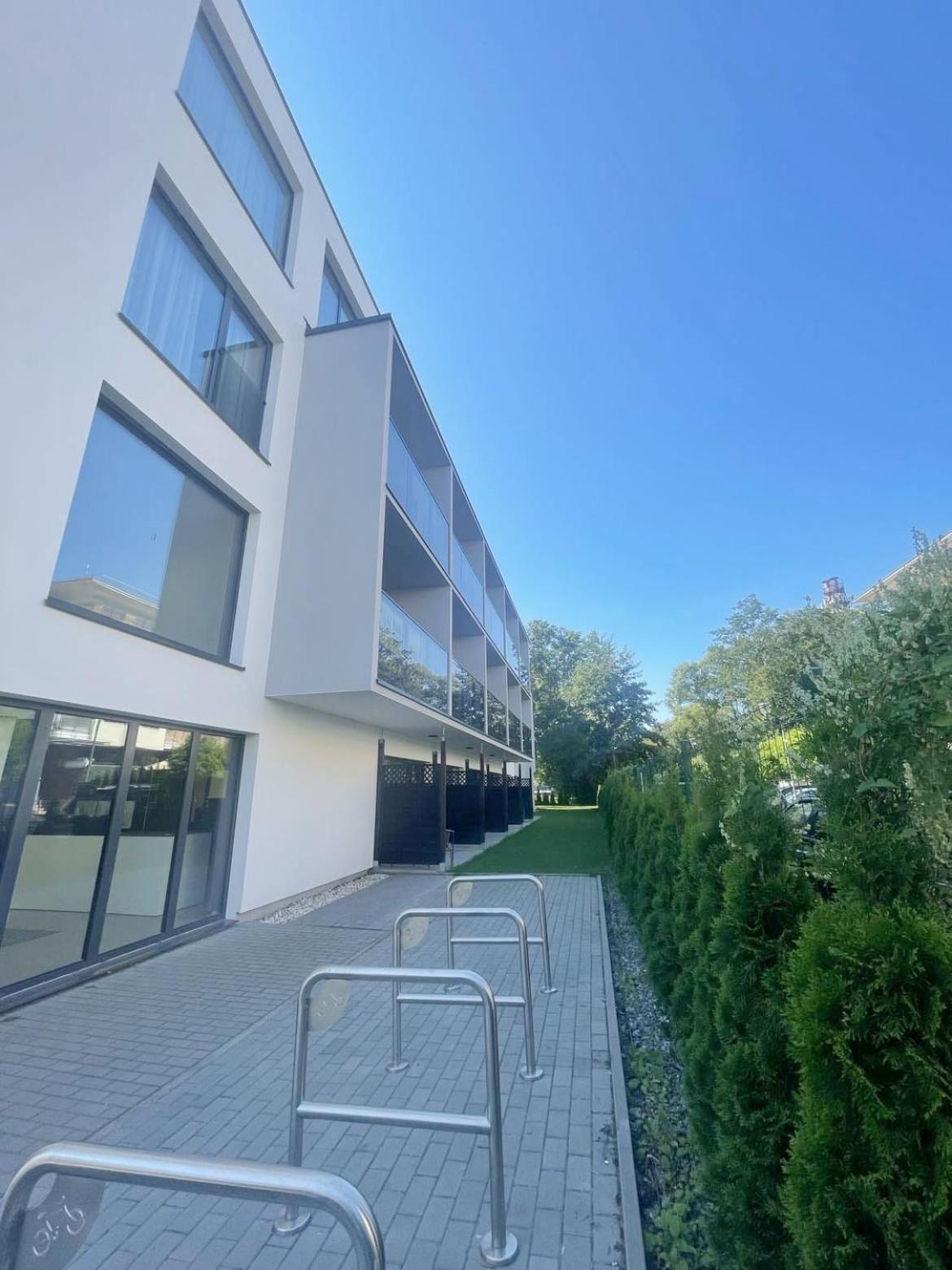 Lulu Apartments - Rosa - Studio Hotelowe Z Klimatyzacja I Konsola Ps4 - Solny Resort 코워브제크 외부 사진